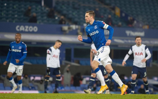 继续为争夺 继续为争夺